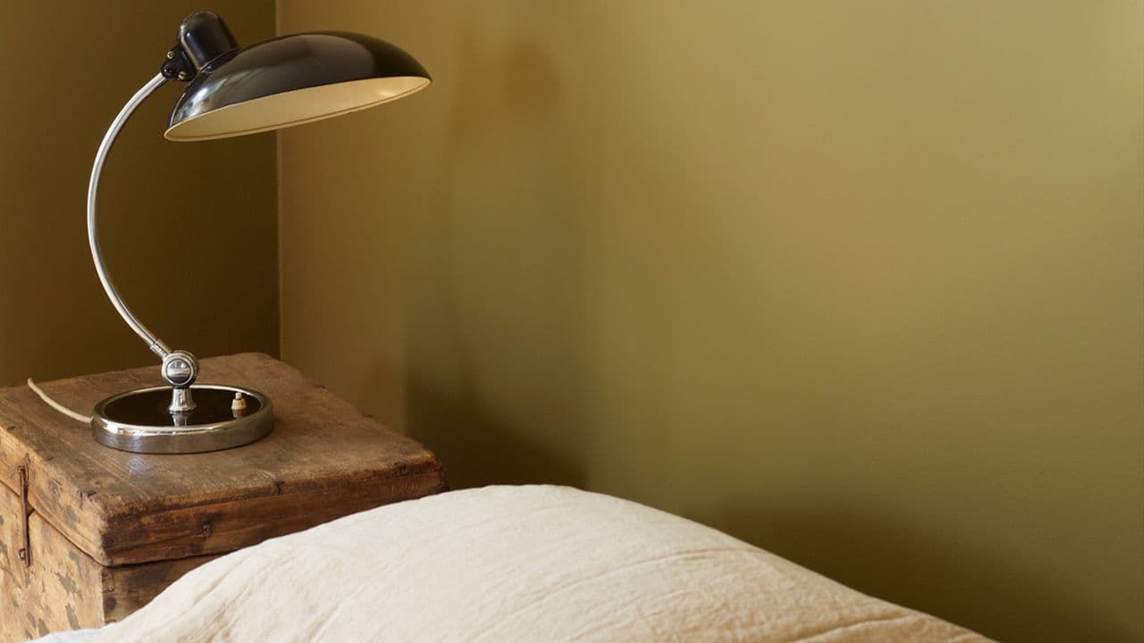 Grønn farge på soverom fra Jotun, 8430 Oliventre.