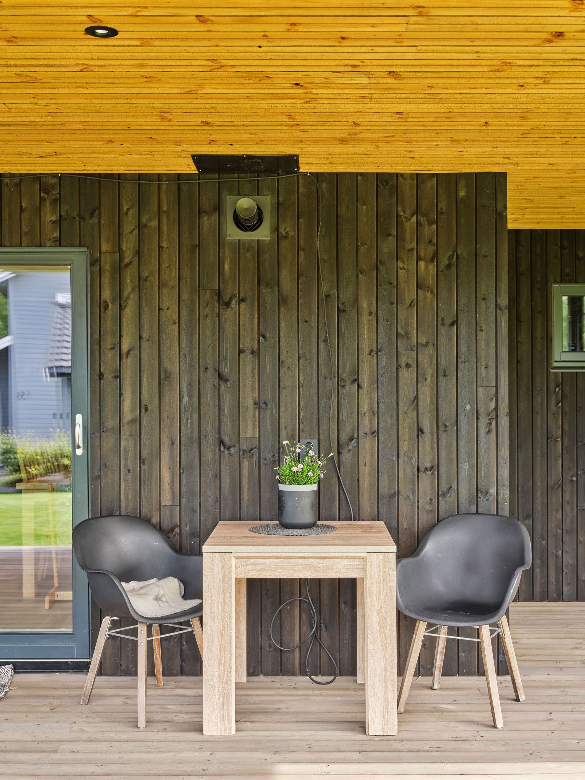 MøreRoyal kledning i to ulike farger og sitteplass.