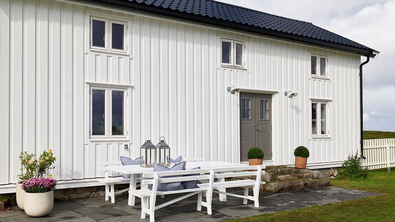 Klassisk sørlandshus med ULTIMALT Proff 10 kledning fra G3 Gausdal Treindustrier.