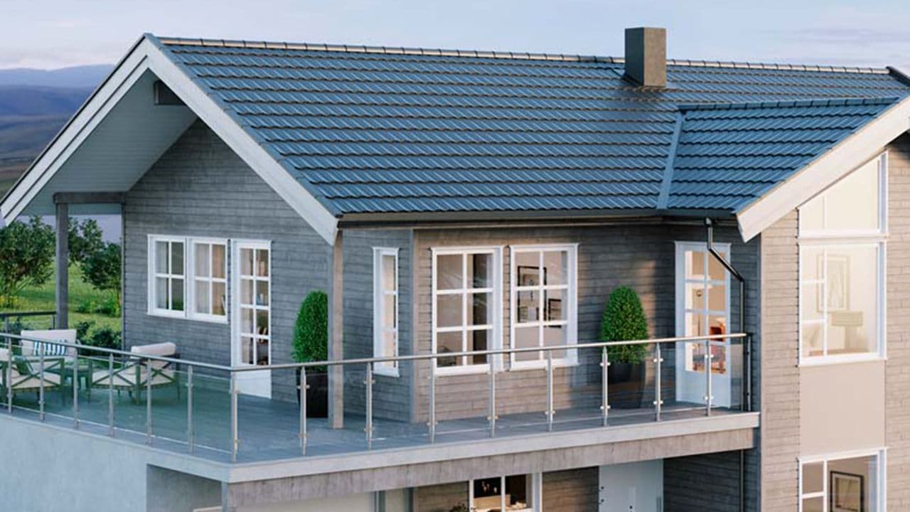 Stort hus med Decra takplater fra Mataki.