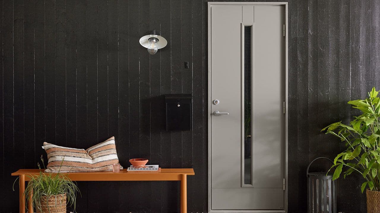 Inngangsparti med benk