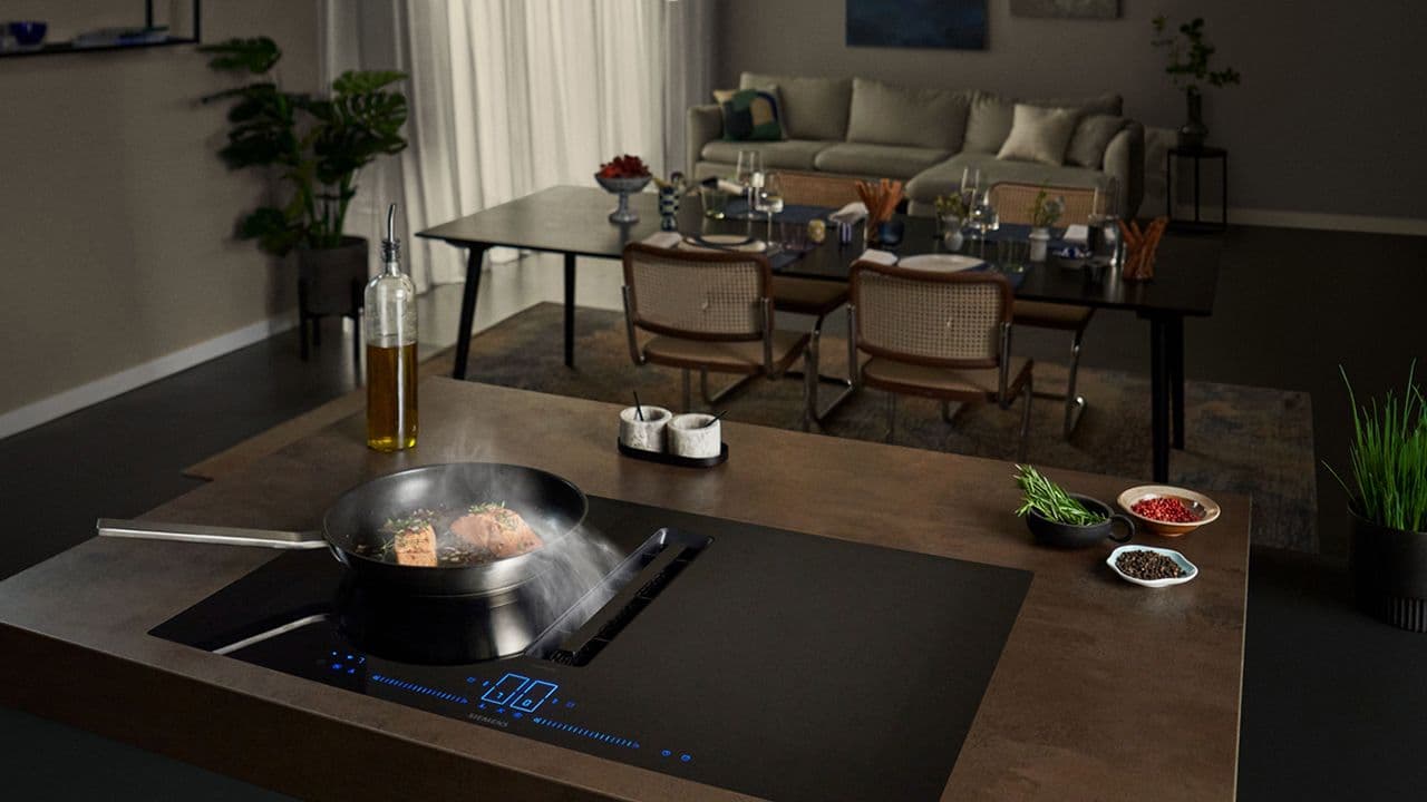 Siemens studioLine benkeventilator på kjøkkenøy.