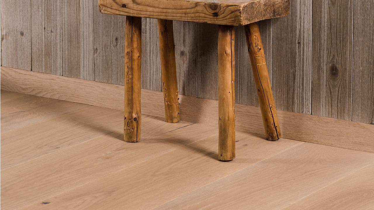 Tynne lister eik til eikegulv.